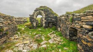 Cross-Graveyard-arch-inside-scaled